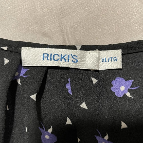 Ricki’s Floral Blouse - Picture 3 of 3